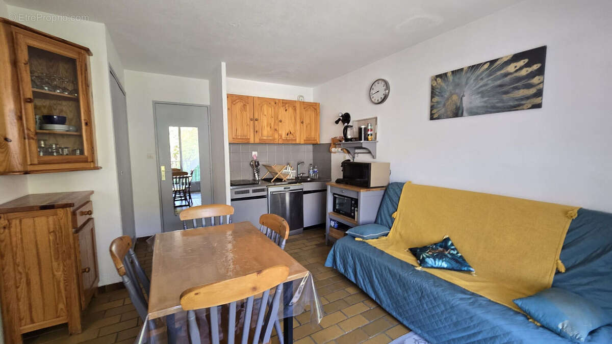 Appartement à SAINT-CYR-SUR-MER