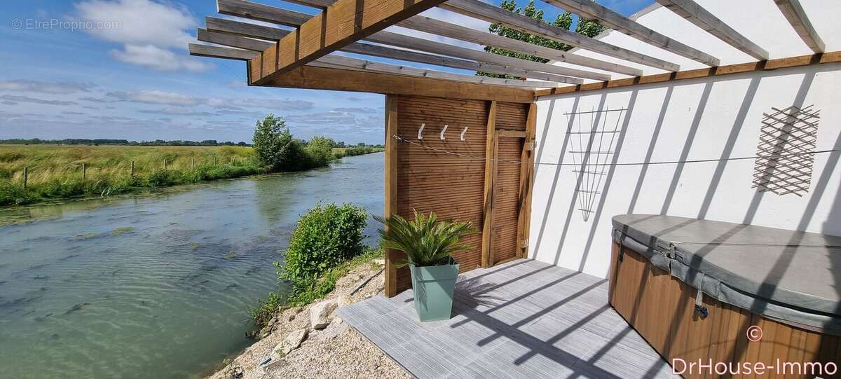 Maison à LE POIRE-SUR-VELLUIRE