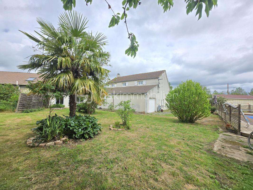 Maison à PRECY