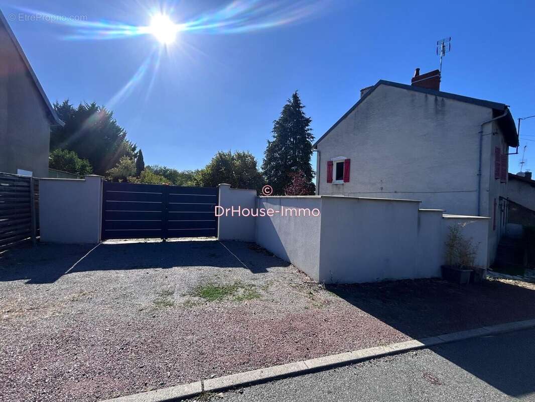 Maison 125 m² à Le Vernet  - photo 2