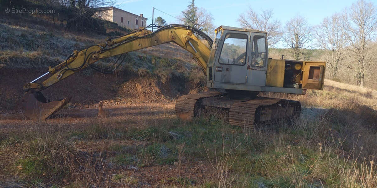 Terrain à CHATEAU-L&#039;EVEQUE