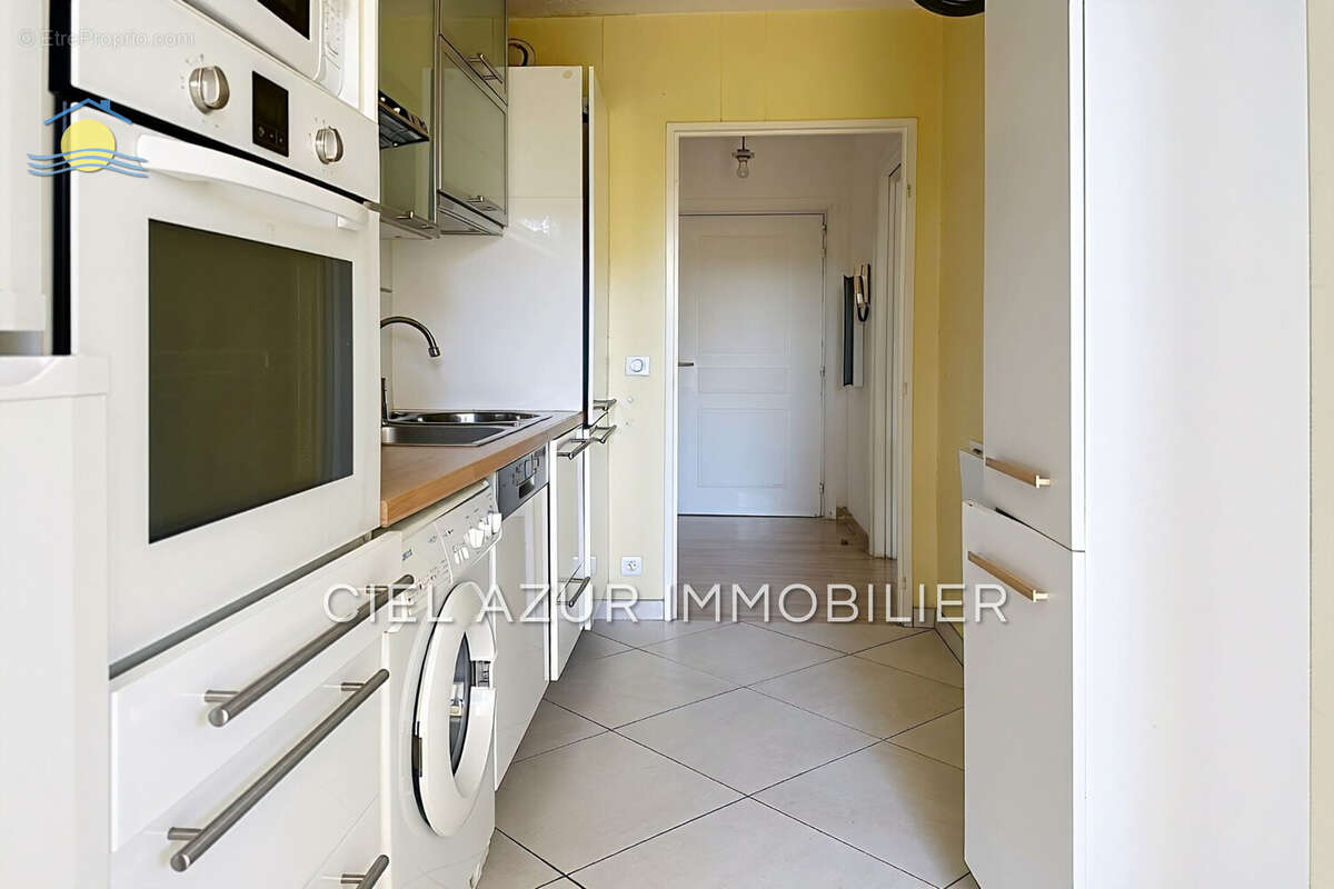 Appartement à VALLAURIS