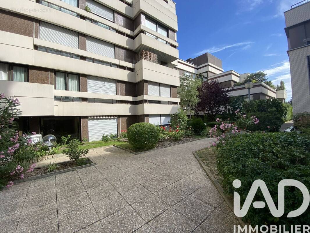 Photo 1 - Appartement à SURESNES