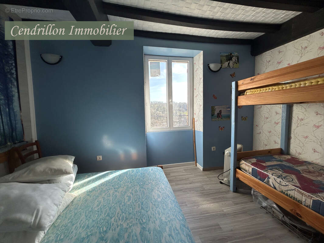 Maison à SAINT-MEDARD-LA-ROCHETTE