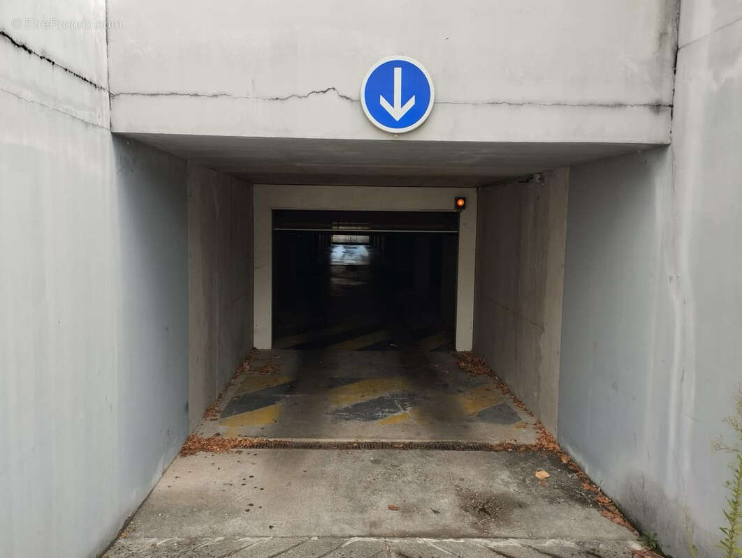 Garage double fermé et sécurisé dans résidence Quartier du Drapeau à Dijon - photo 7