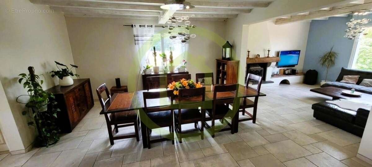 Maison à COURPIGNAC