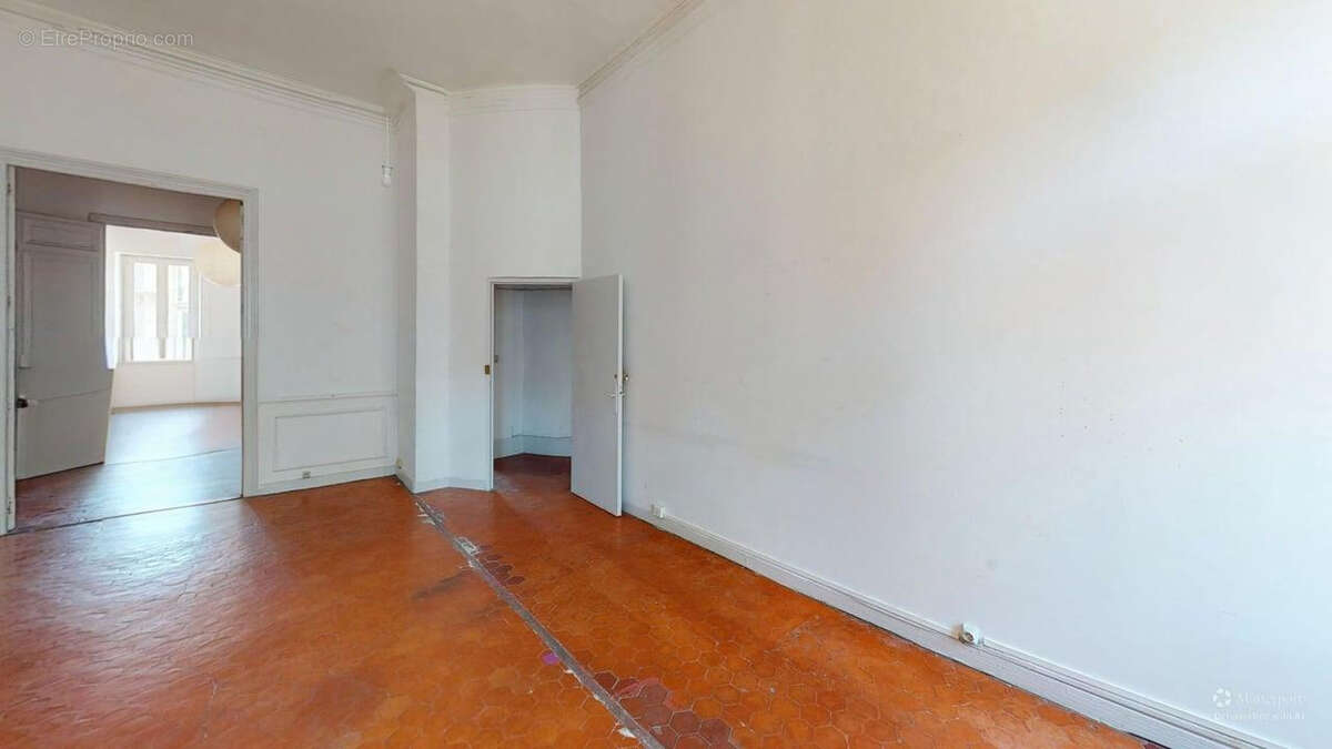 Appartement à MARSEILLE-6E