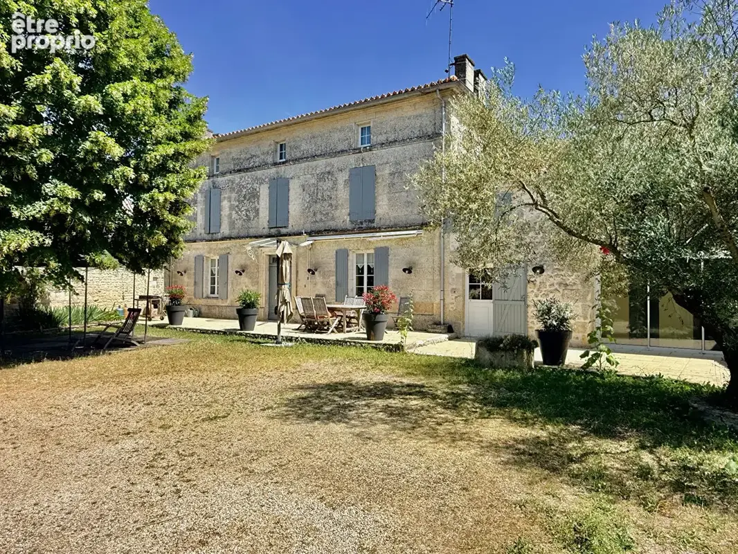 Maison  Charentaise à Fleac 11 pièce(s) 308 m² - photo 2
