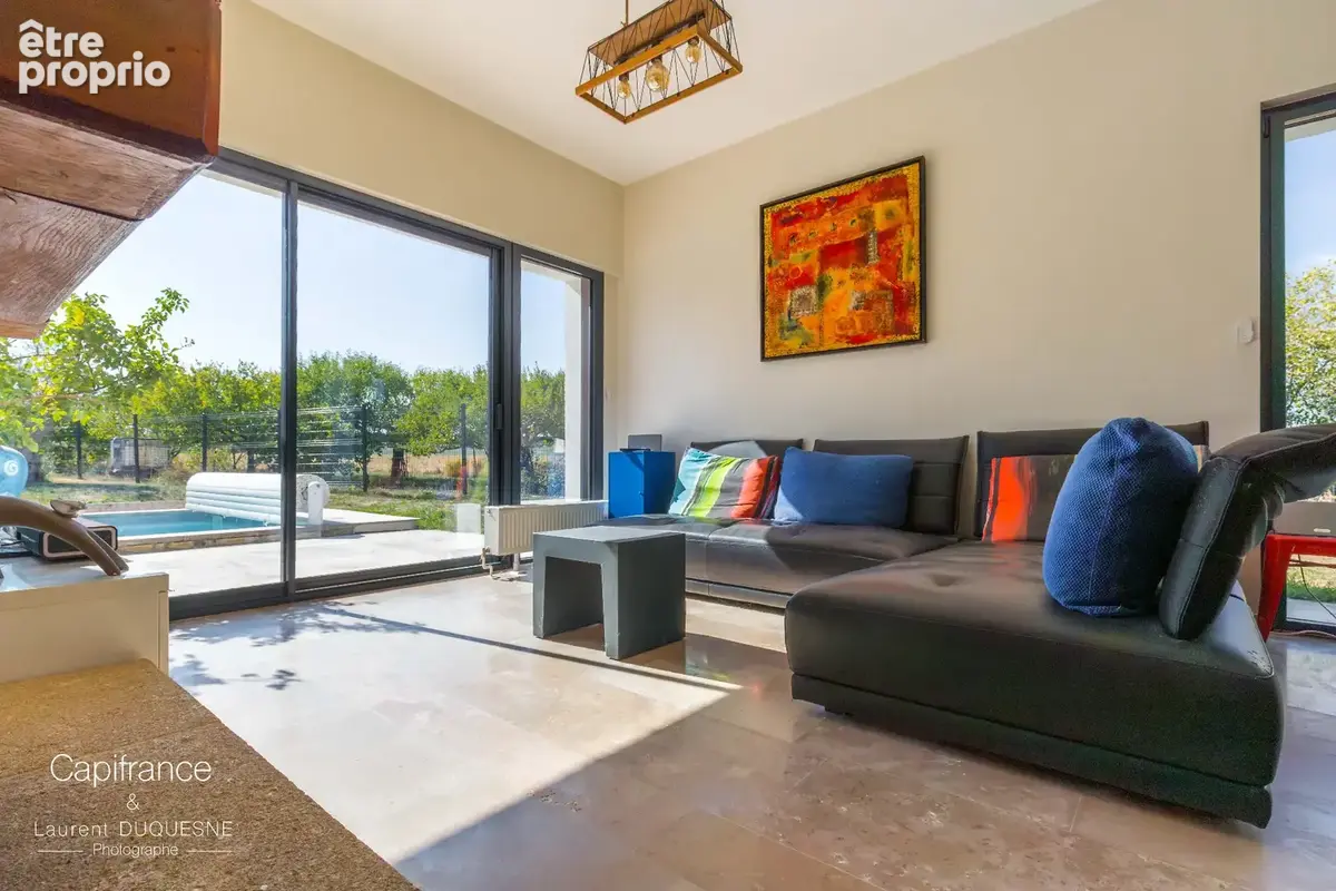Maison d’architecte de plain-pied avec piscine et vue dégagée - photo 5