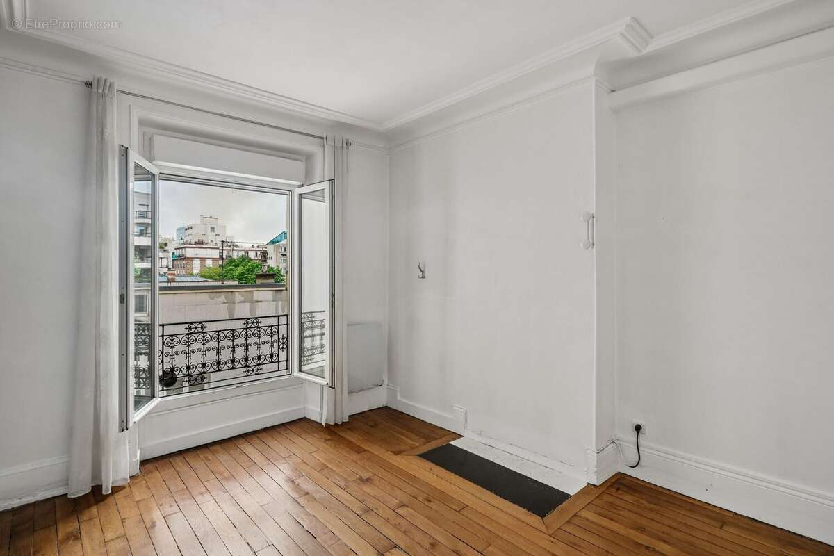 Appartement à LEVALLOIS-PERRET