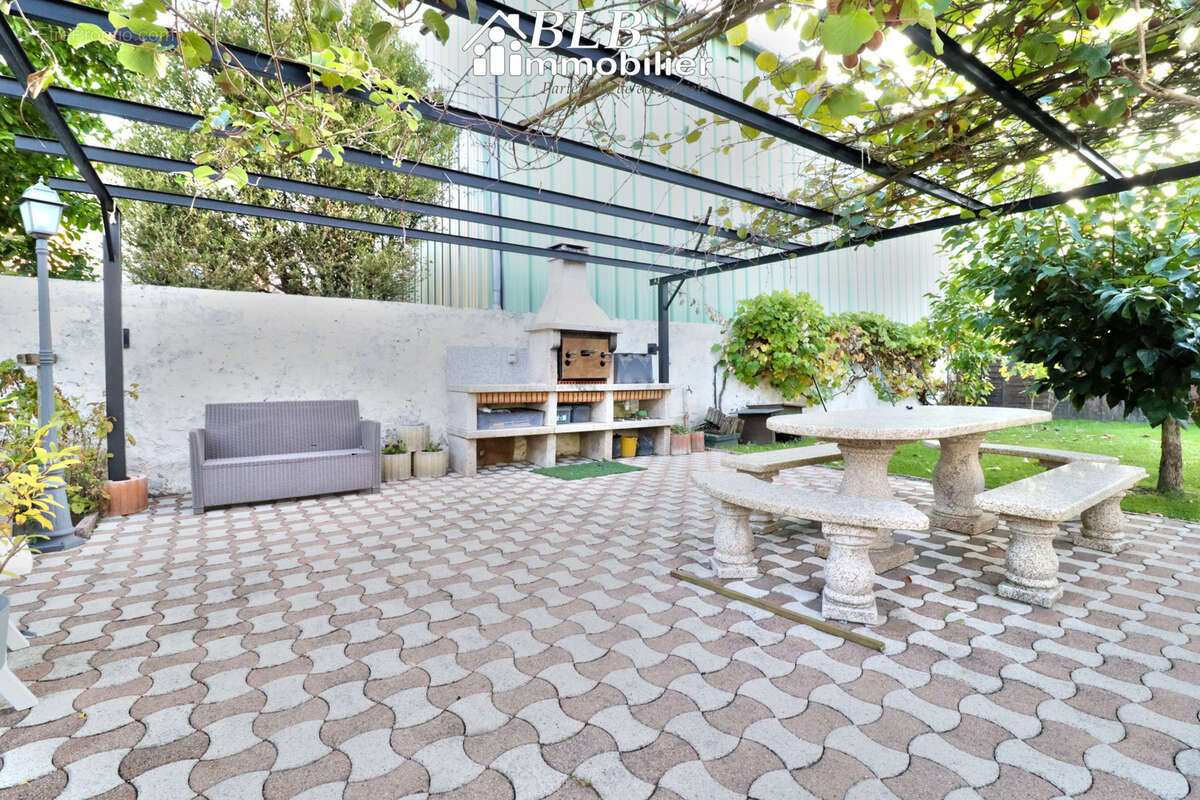 Maison à LE PERRAY-EN-YVELINES