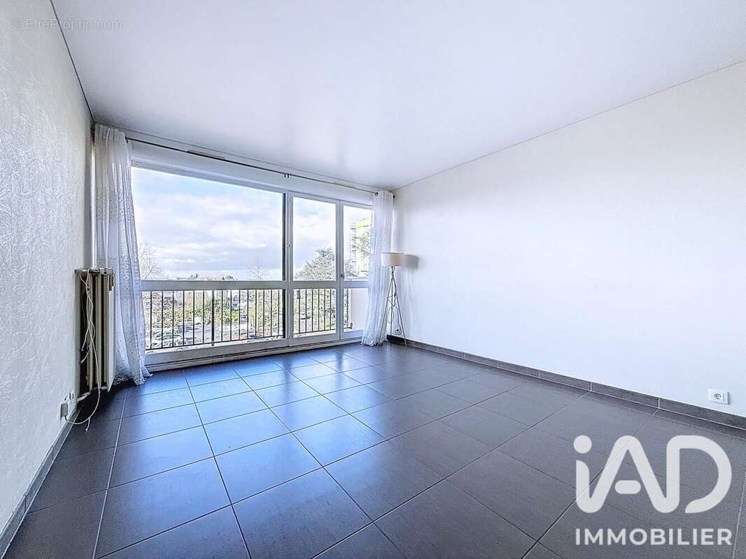 Appartement 61 m² à Ris-Orangis  - photo 2