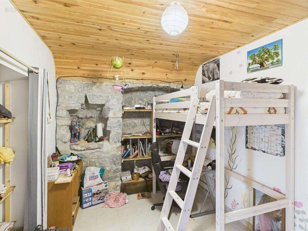  À VENDRE : Maison de caractère en pierres + dépendance - Cœur de Berrias ! - photo 11