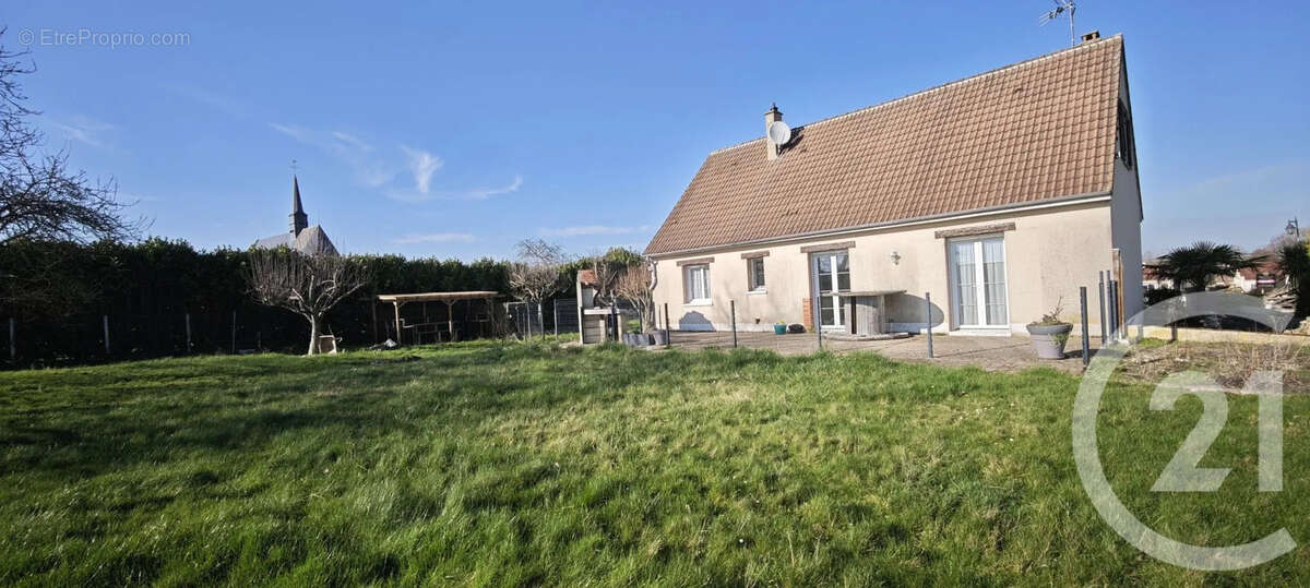 Maison à CLOYES-SUR-LE-LOIR