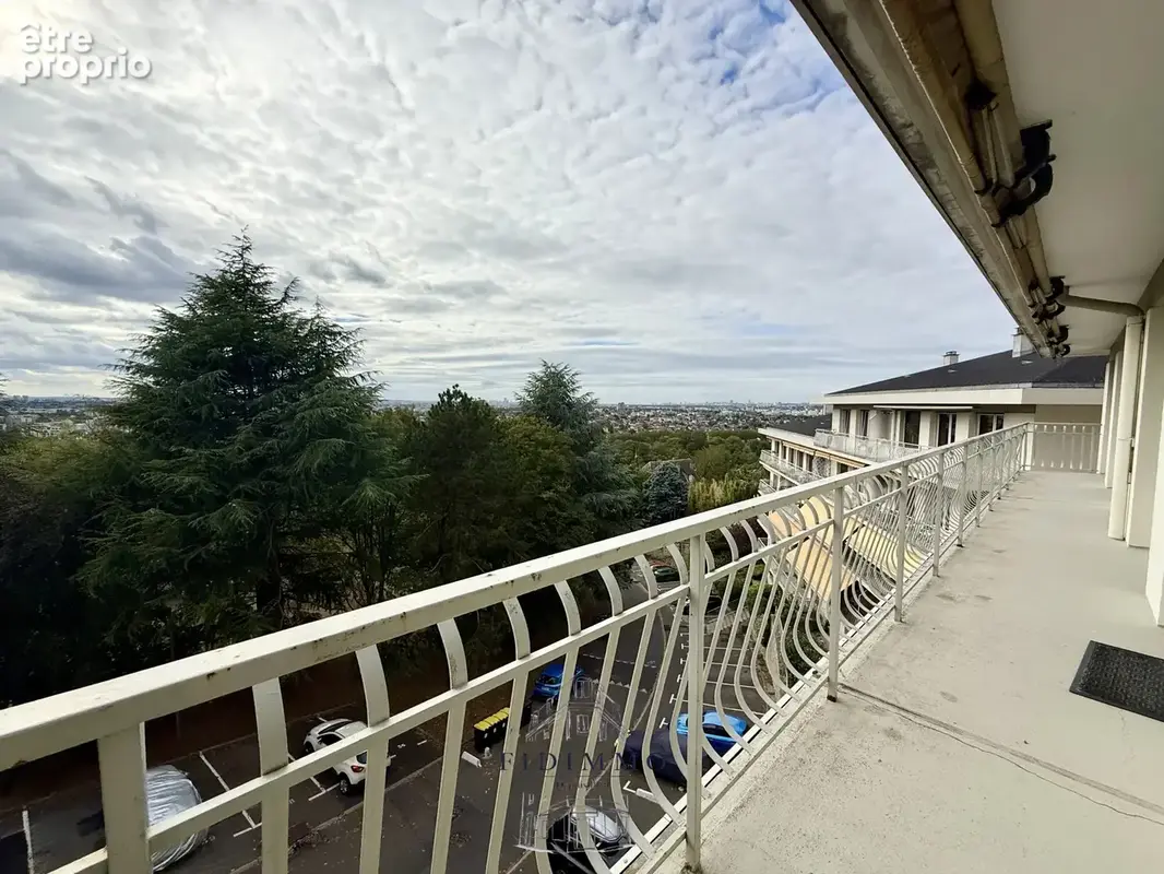 4366 - Appartement au dernier étage avec vue sur Paris - photo 6