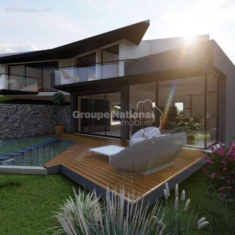 Terrain à MANDELIEU-LA-NAPOULE