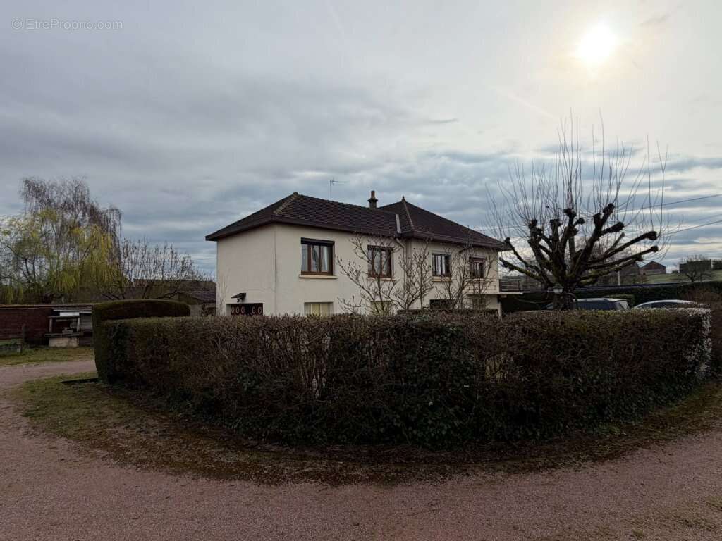 Maison à ECUISSES
