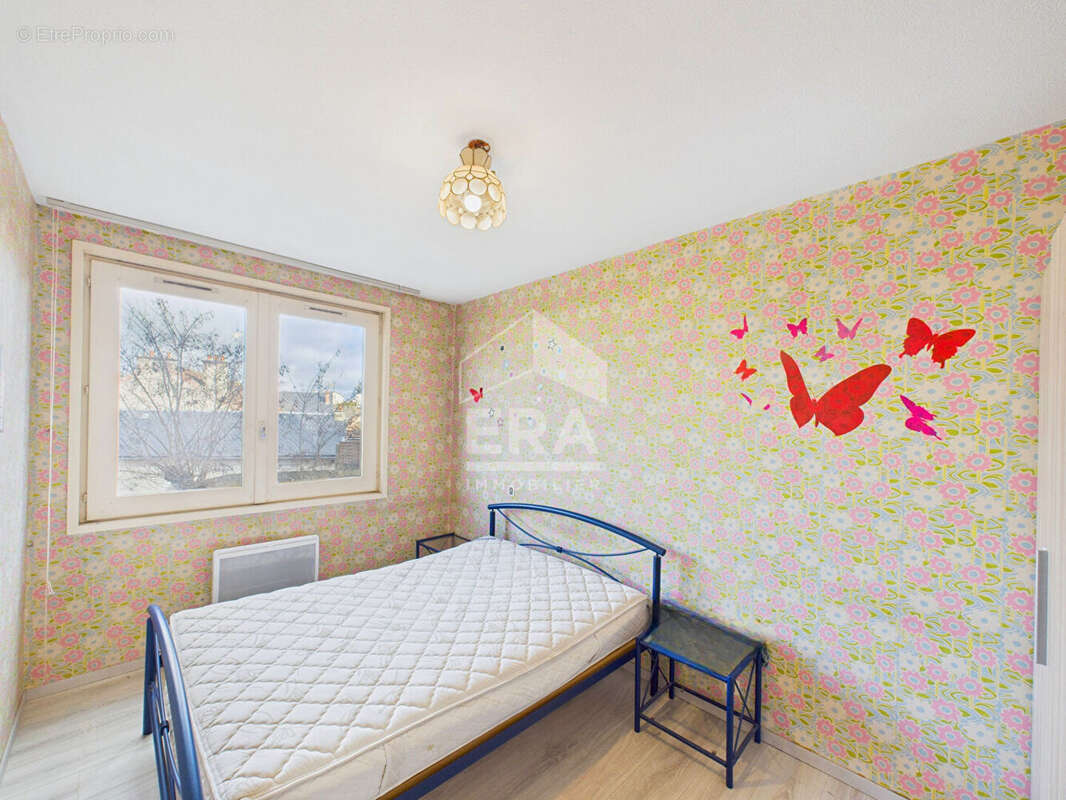 Appartement à ONET-LE-CHATEAU