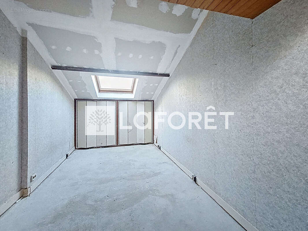 Maison à SAVIGNY-LE-TEMPLE