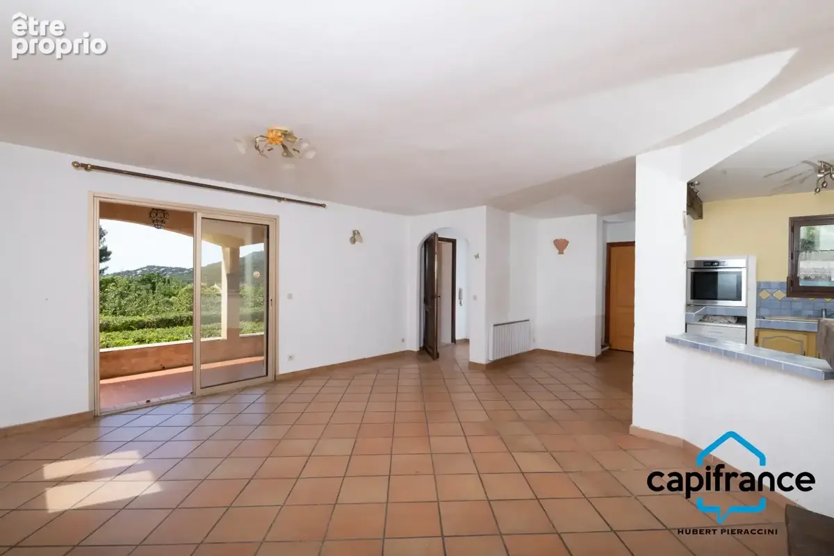 La Seyne sur mer/proche Six fours Villa de 100m2 au calme, piscine, garage, belle vue - photo 5