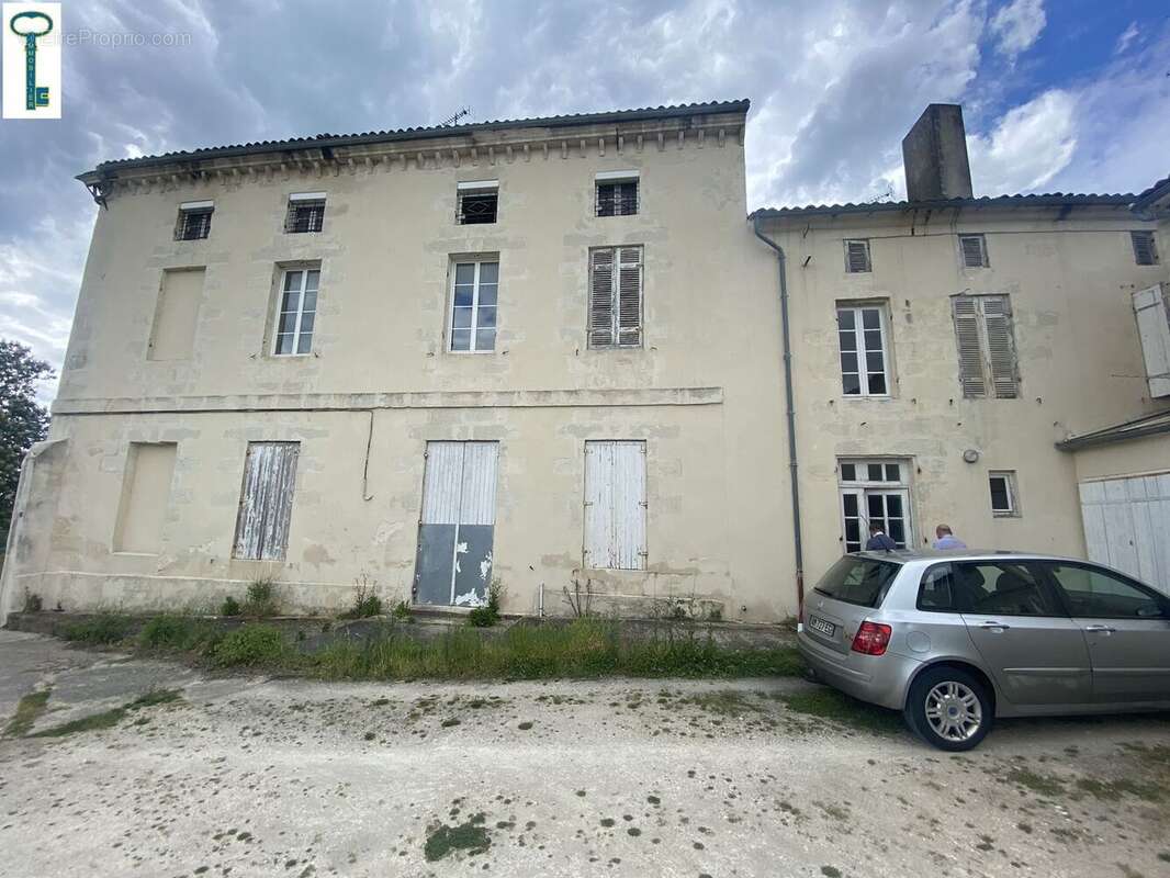 Appartement à MONTLIEU-LA-GARDE