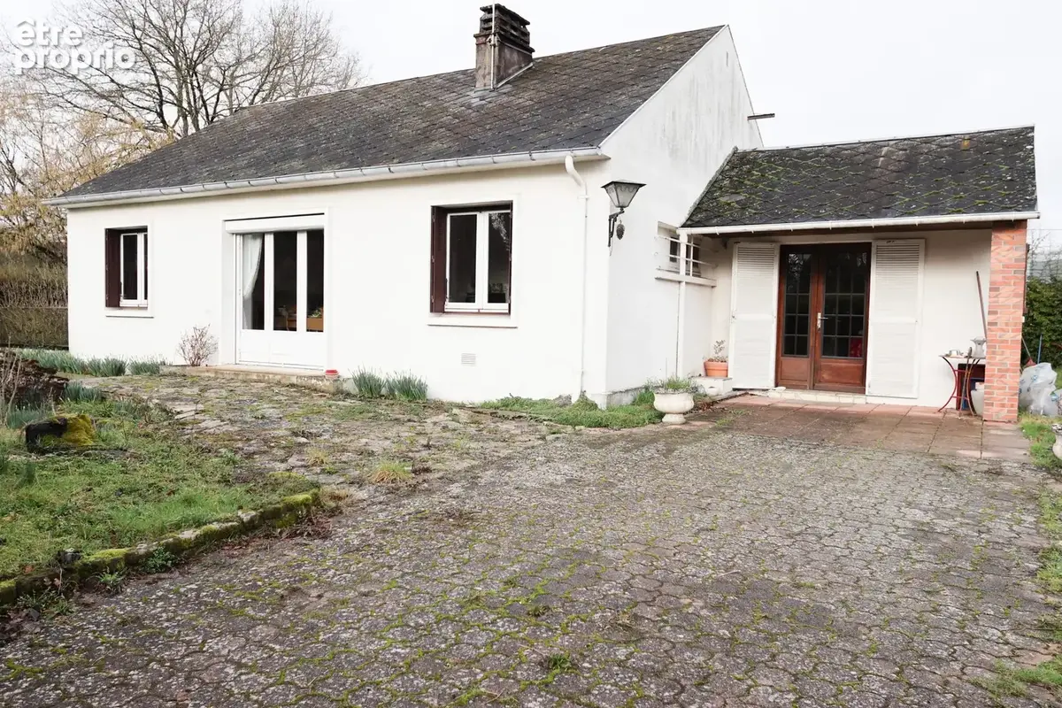 Maison à SAINT-JEAN-DE-BRAYE