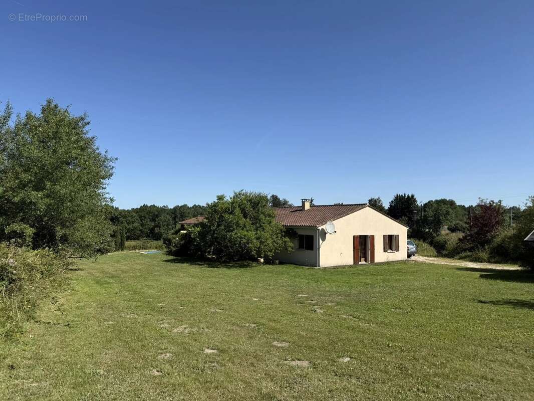 Maison Contemporaine avec Piscine et Près d’un Hectare de Terrain - photo 18