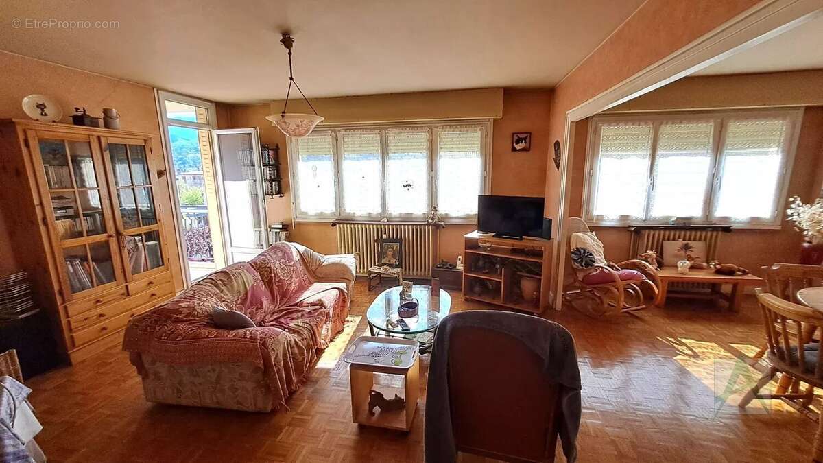 Appartement à BARBERAZ
