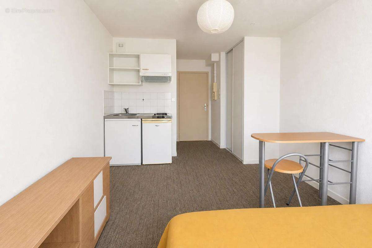 À nantes centre – rue fouré – studio vendu loué – dpe c - photo 2