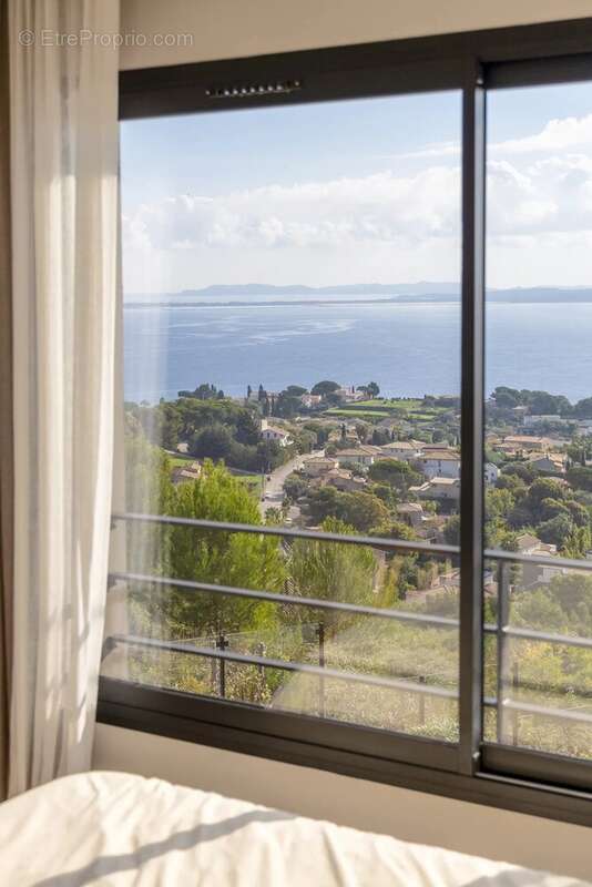 Maison à CARQUEIRANNE