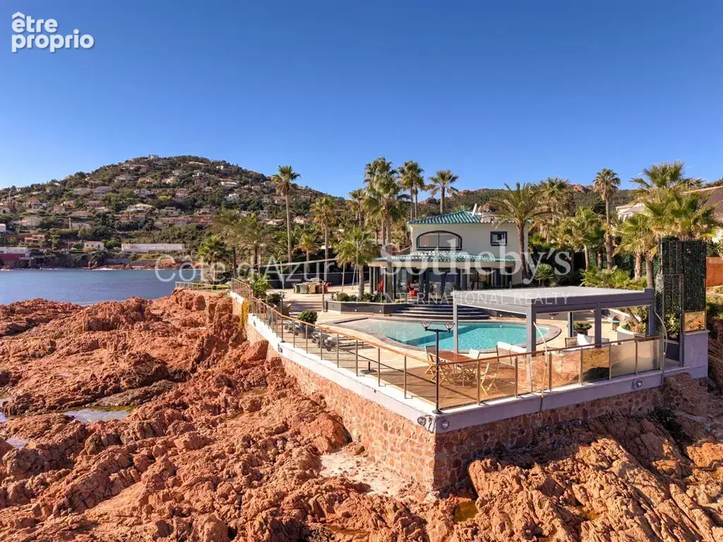 Saint Raphaël Anthéor, villa contemporaine pieds dans l’eau sur la Corniche d’Or - photo 7