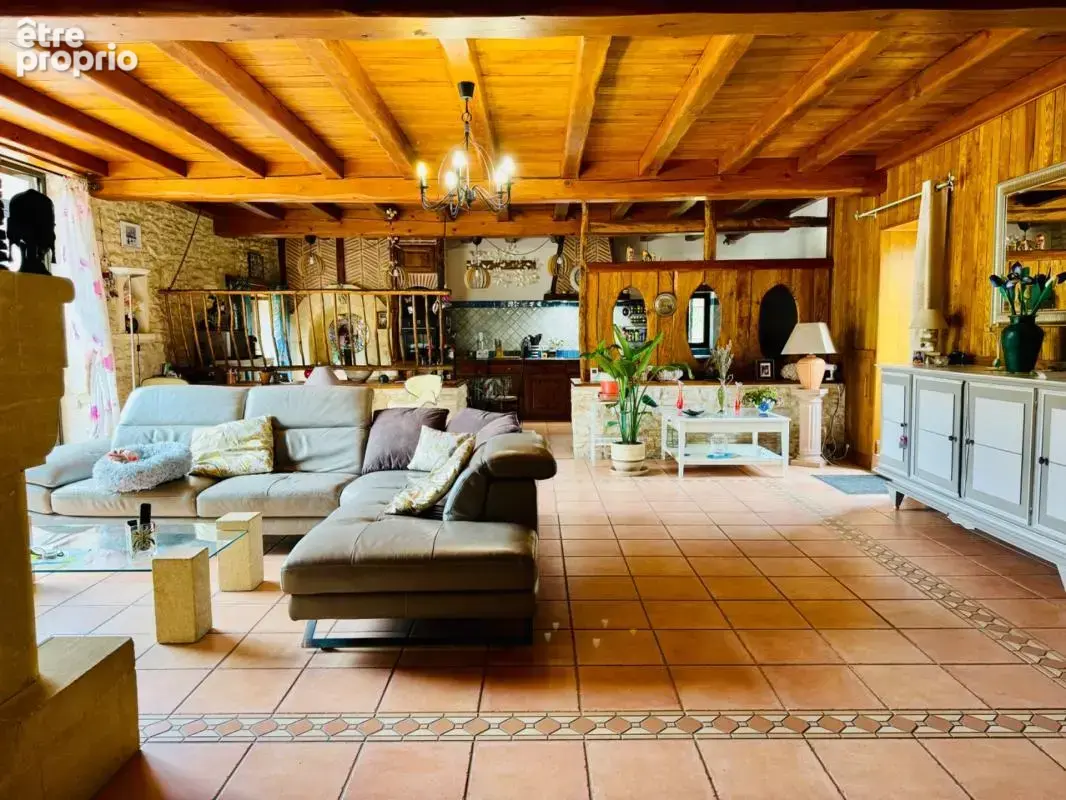 Charmante bâtisse 1716 de 186 m² avec séjour de 80 m² - photo 8