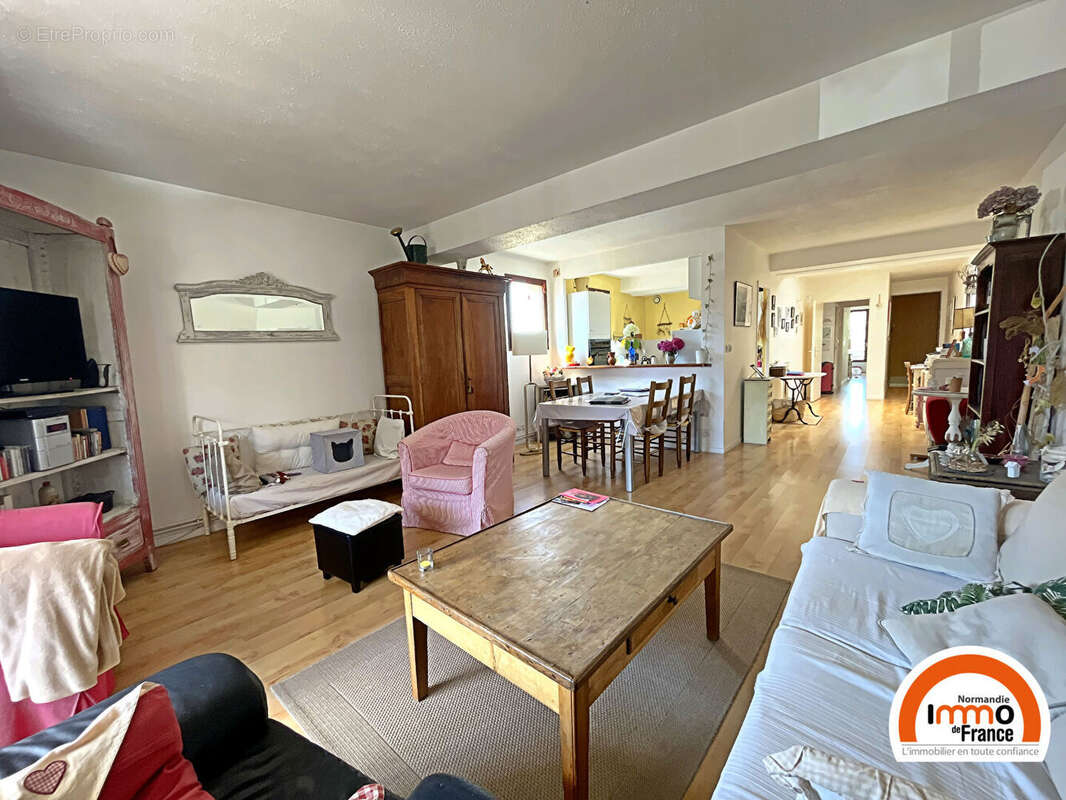 Appartement à SAINT-ETIENNE-DU-ROUVRAY