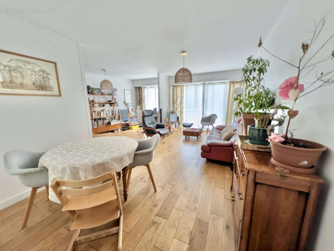 Appartement à PARIS-19E