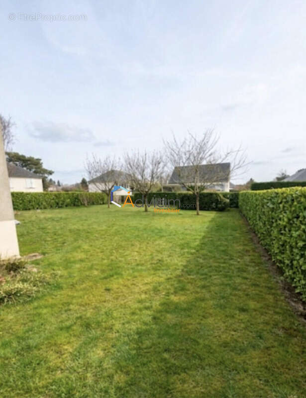 Maison à SAINT-JEAN-DE-BRAYE