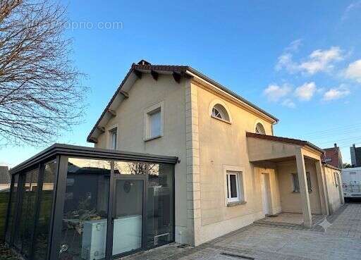 Maison À Vendre alliant modernité et charme de l'ancien - photo 15