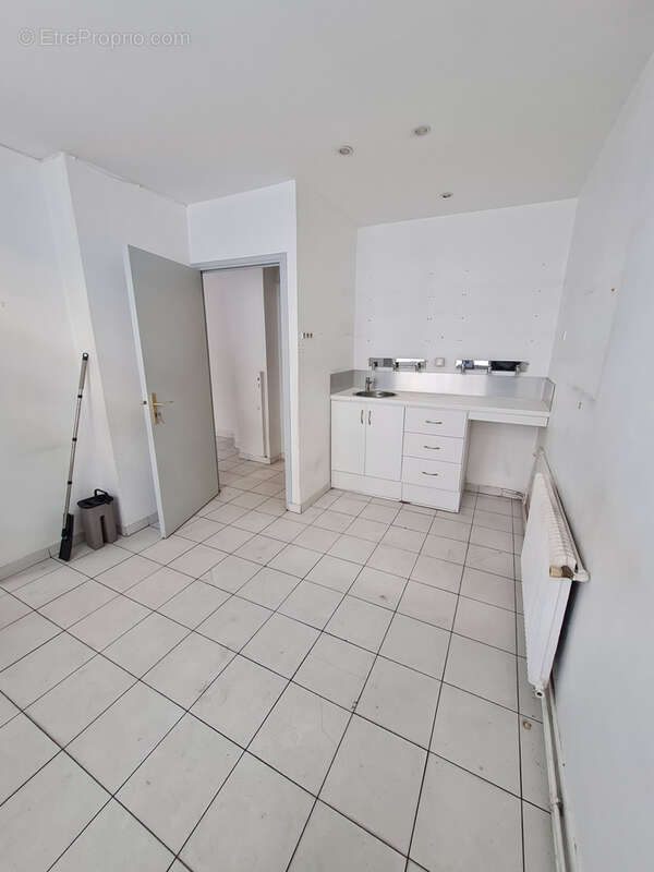 Commerce à PARIS-19E