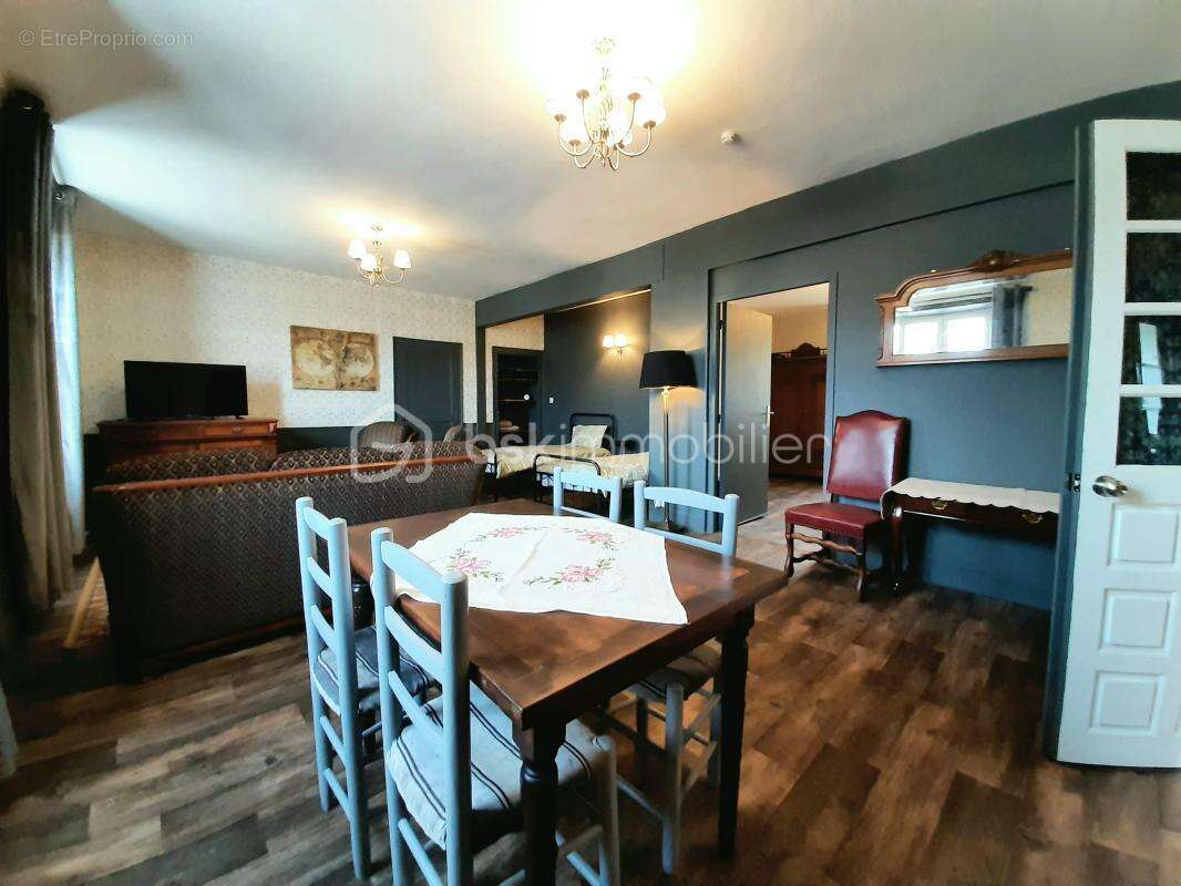 Maison à SAINT-LAURENT-SUR-GORRE