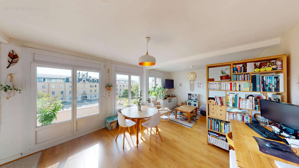 Appartement avec balcon et garage - photo 2