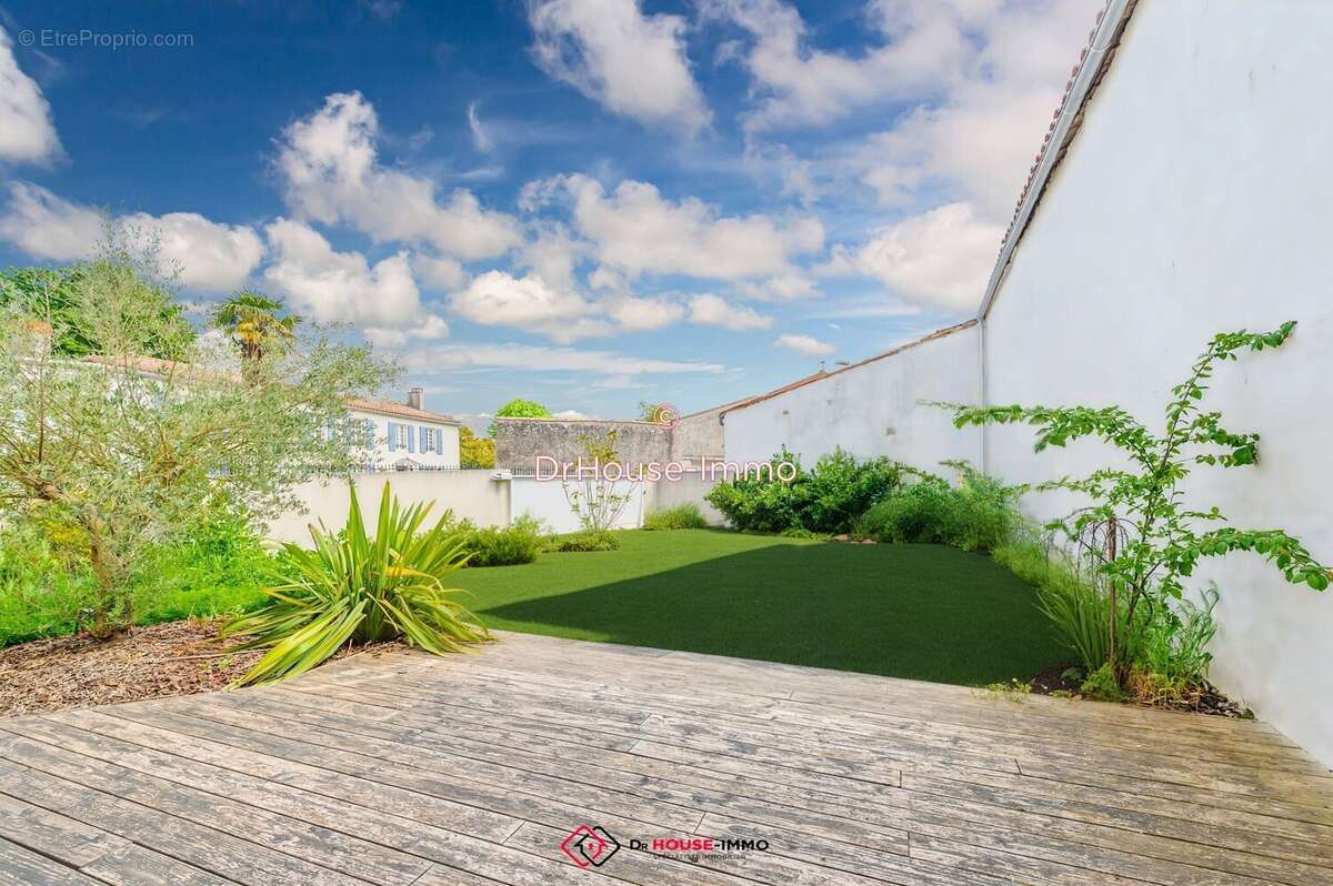 Maison 182 m² à Sainte-Soulle  - photo 11