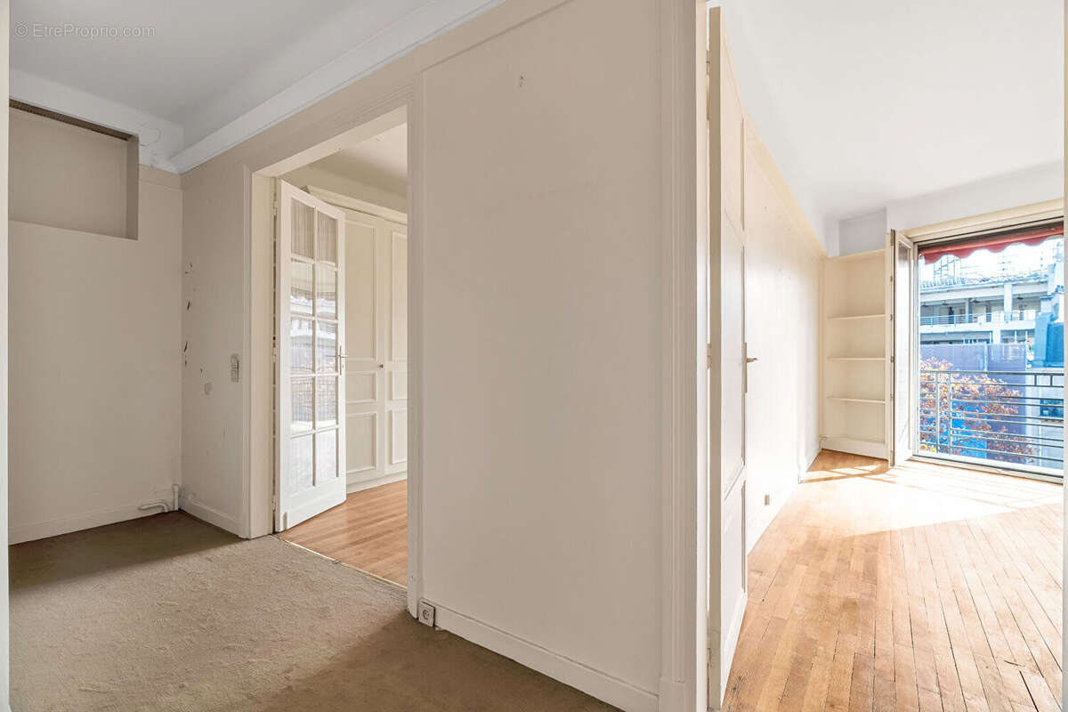 Appartement à PARIS-17E