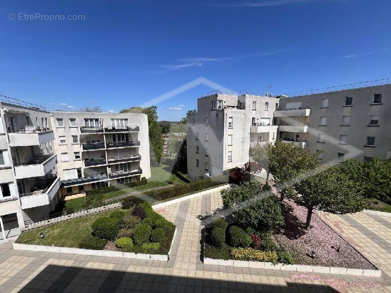 Appartement à COMBS-LA-VILLE