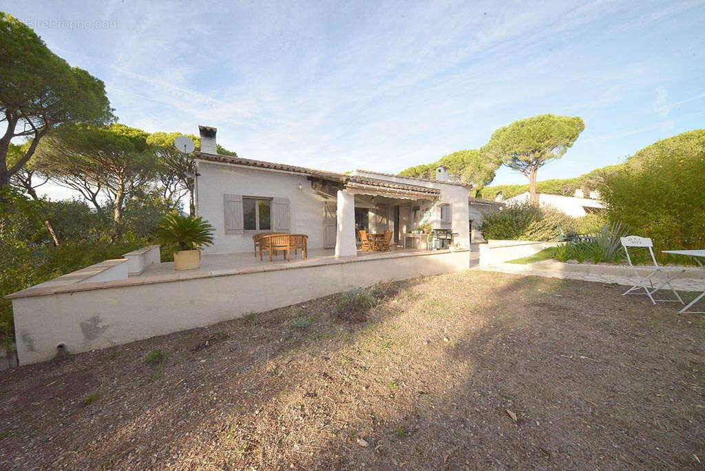 Maison à PUGET-SUR-ARGENS