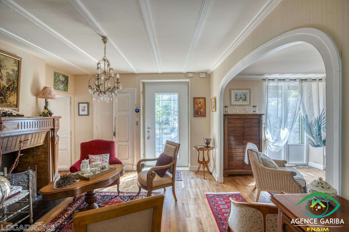 Maison à SAINT-FRONT-SUR-LEMANCE