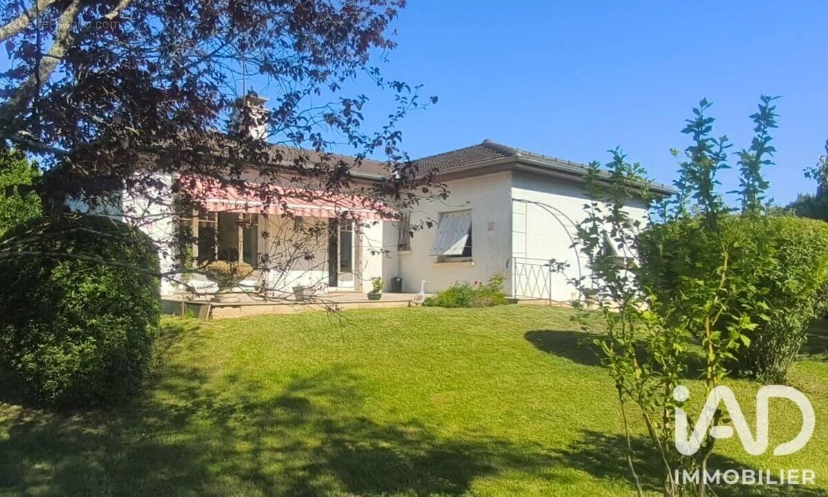 Photo 1 - Maison à MISEREY-SALINES