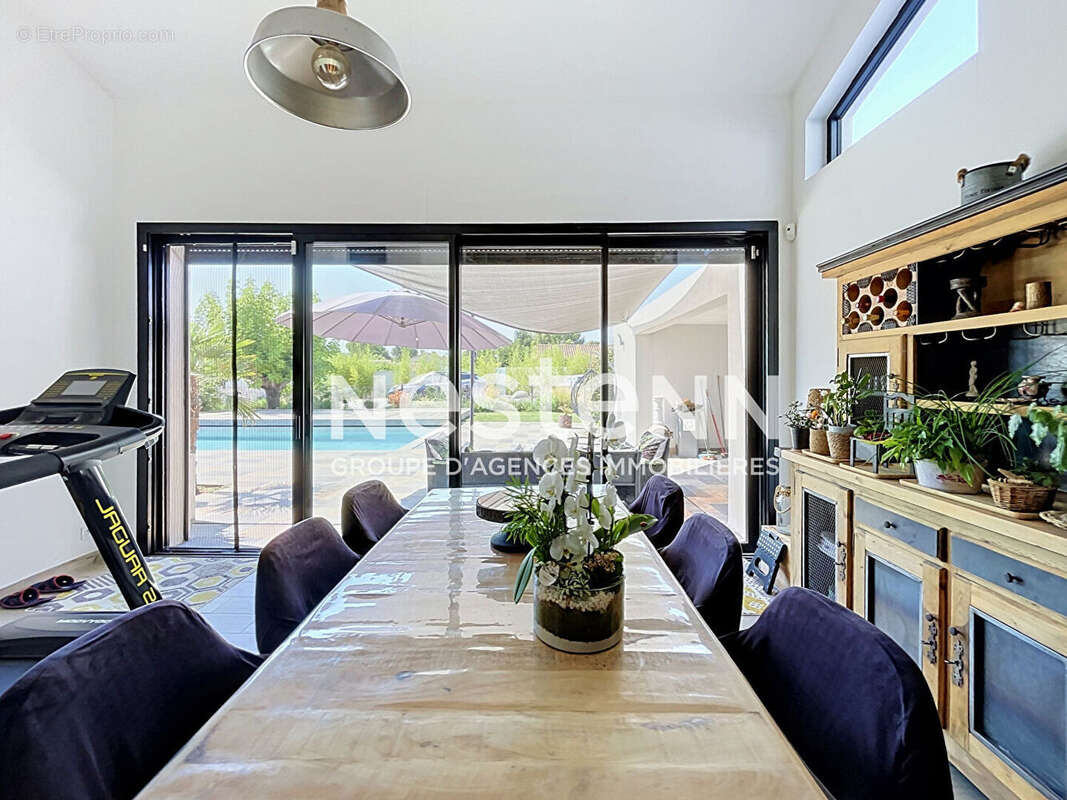Villa rénovée de 160m2 habitables, 5 pièces, 3 chambres dont 1 de plain-pied, piscine 4x8m, terrain détachable constructible - photo 4