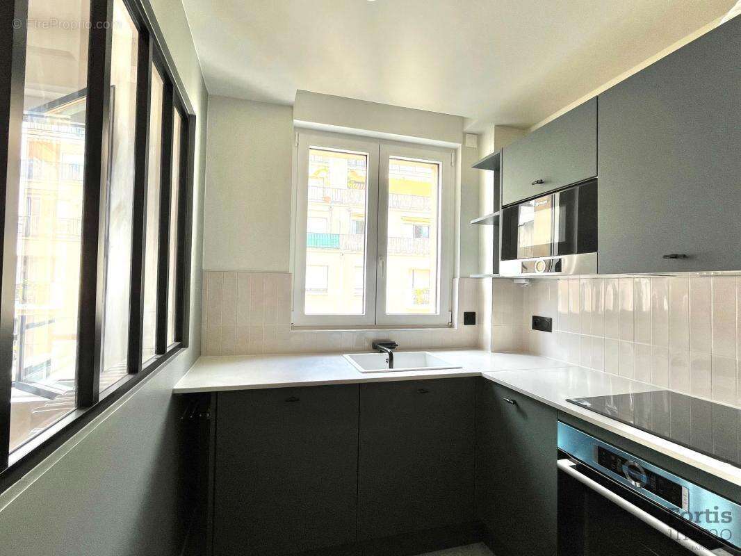 Appartement à PARIS-7E