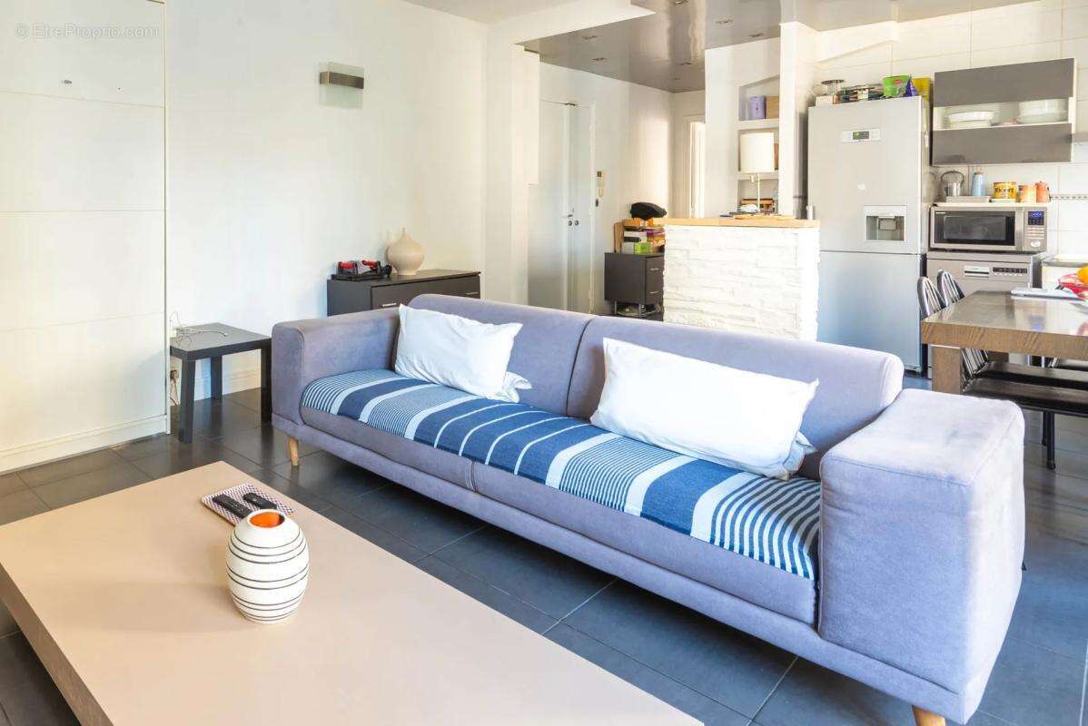 Appartement à COURBEVOIE