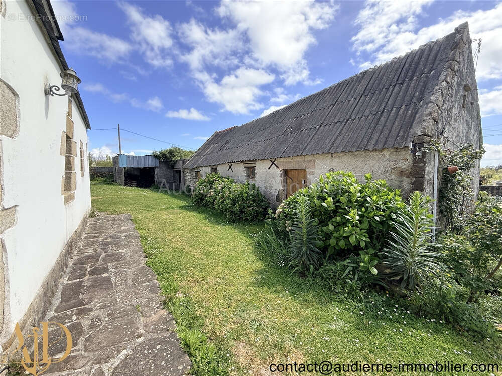 Maison à AUDIERNE