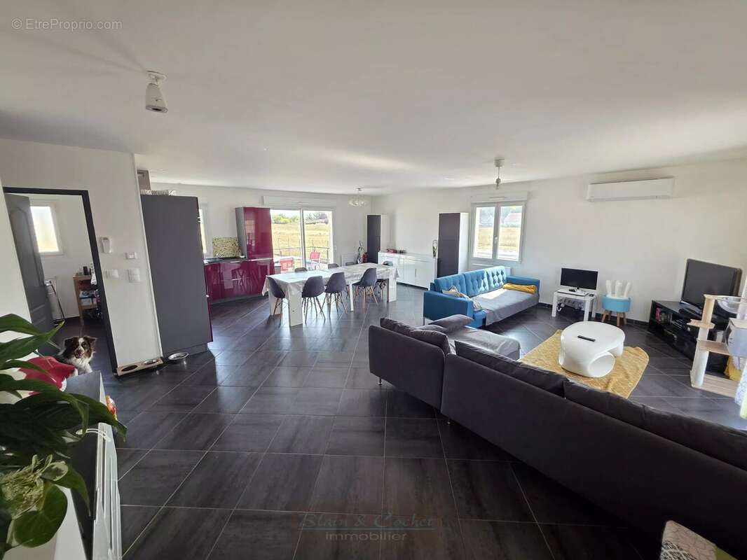 Maison familiale avec 5 chambres - Corquilleroy - photo 3